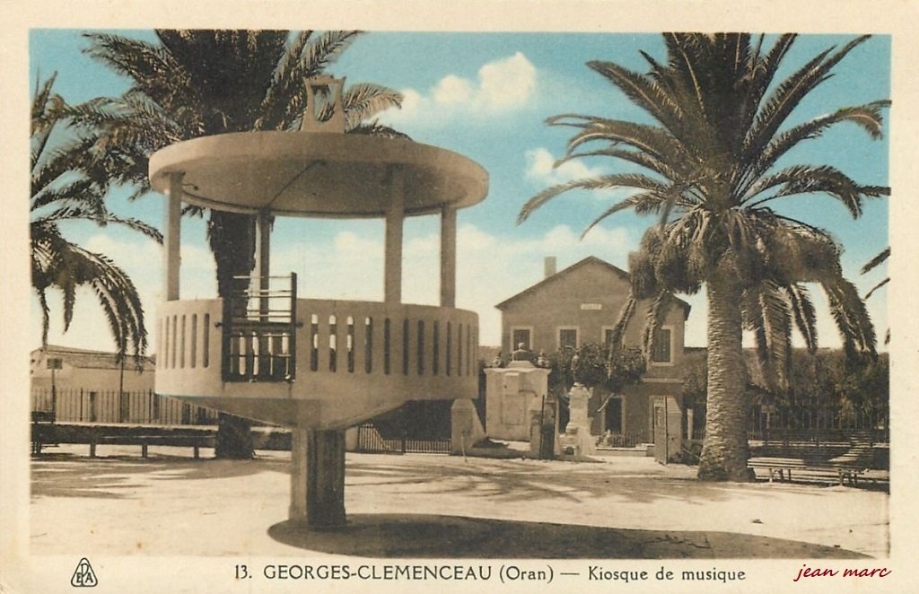 Oran - Kiosque à musique Georges Clémenceau.jpg