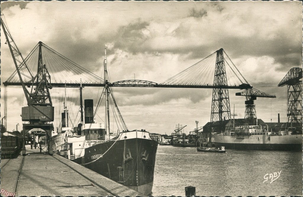 44-Nantes _L-Inf_ Le Pont Transbordeur sur la Loire - 12 Editions Gaby.jpg