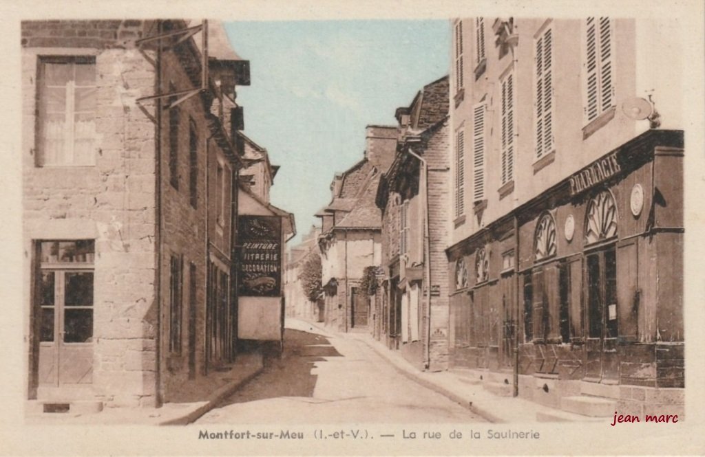 Montfort-sur-Meu - La rue de la Saulnerie.jpg