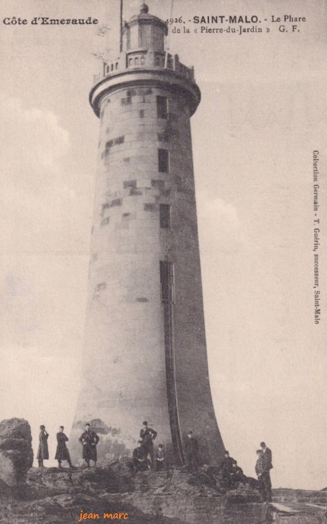 Saint-Malo - Le Phare de la Pierre du Jardin.jpg