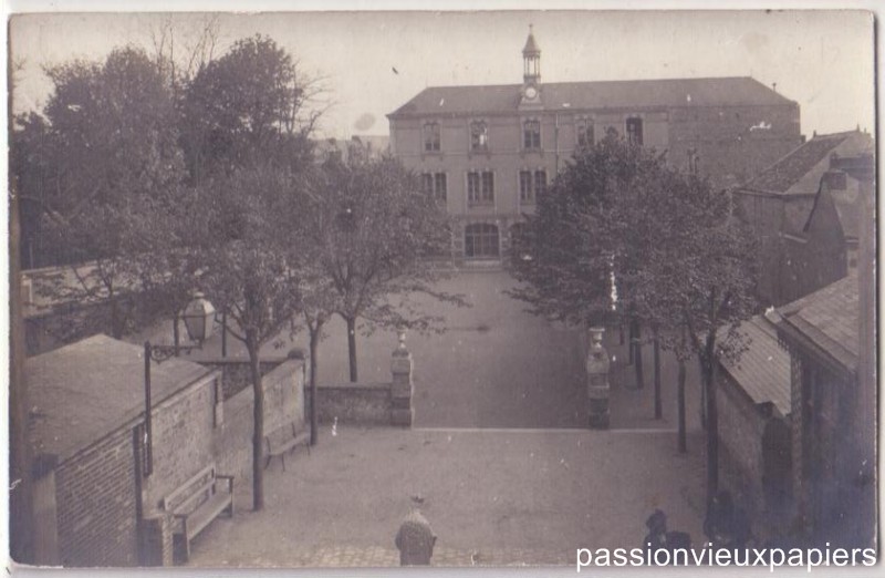 Ecole clochetpn et Sainte vierge [F].JPG