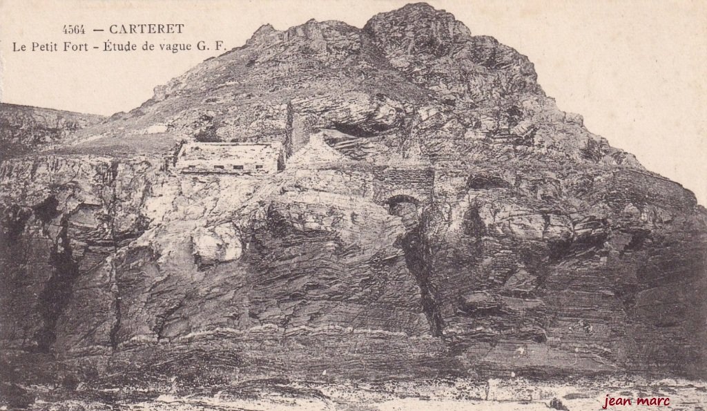Carteret - Le Petit Fort - Étude de vague.jpg