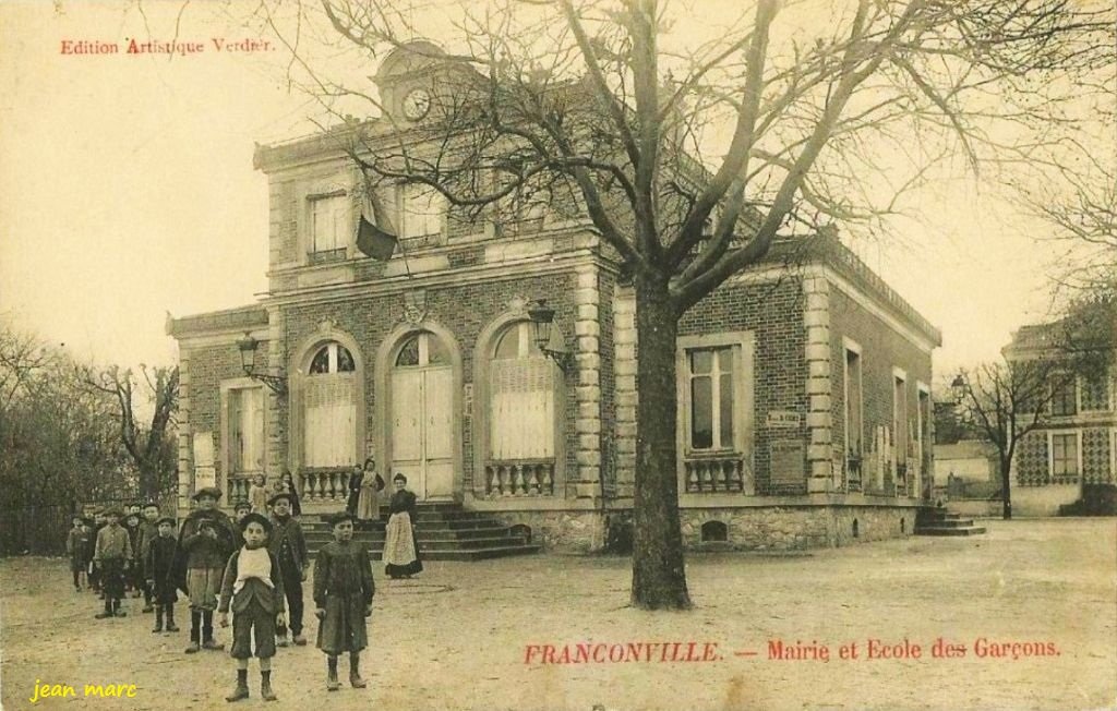 Franconville - Mairie et École des Garçons.jpg