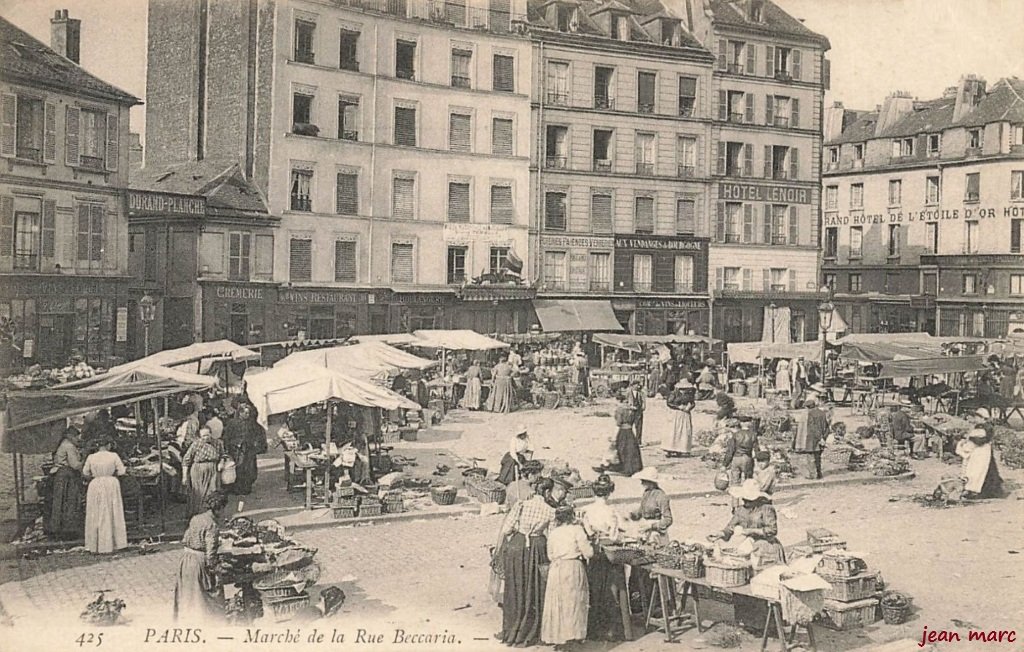 Paris XIIe - Marché de la rue Beccaria.jpg