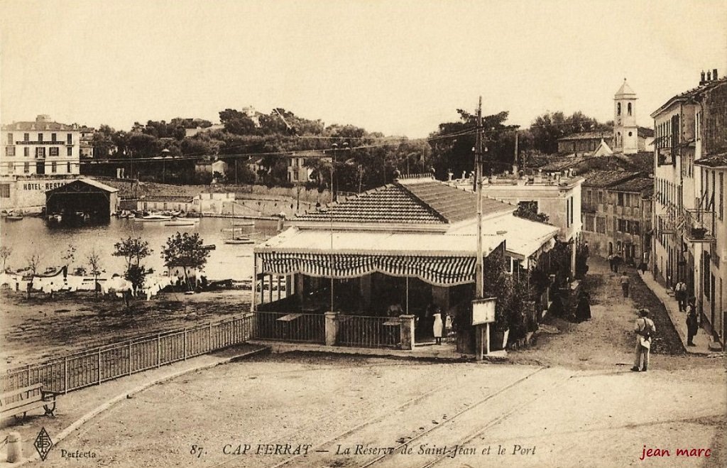 Saint-Jean-Cap-Ferrat - La Réserve de Saint-Jean et le Port.jpg