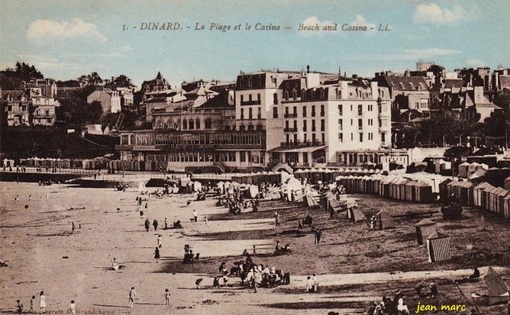 Dinard - La Plage et le Casino.jpg