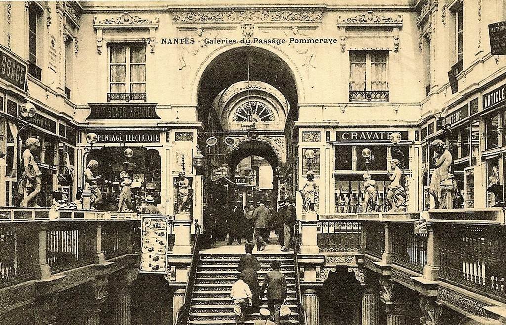 Nantes - Passage Pommeraye__ 44.jpg