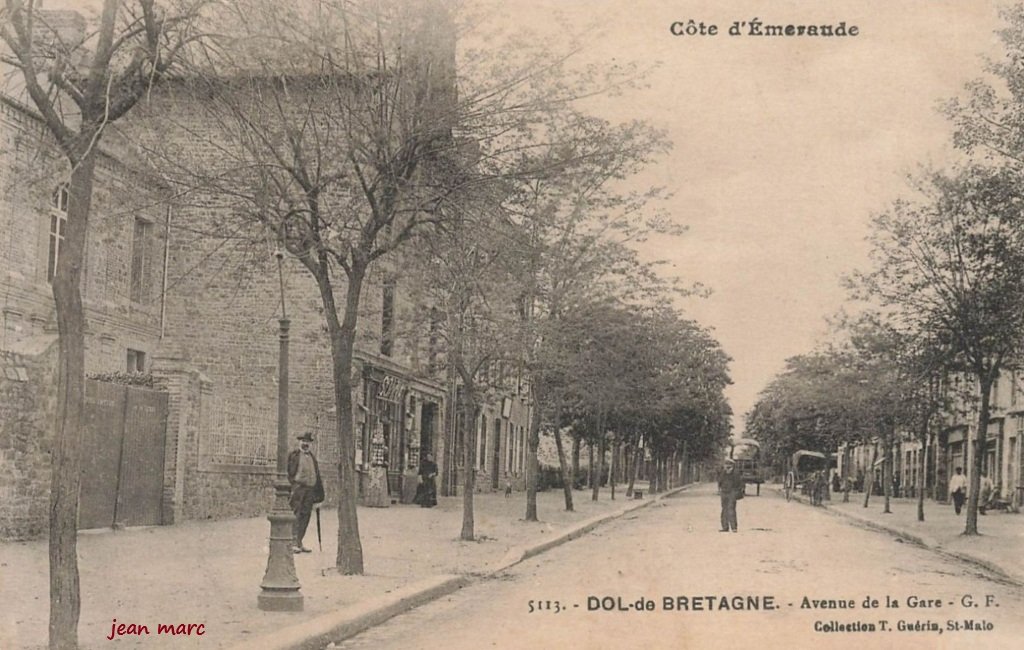 Dol - Avenue de la Gare.jpg