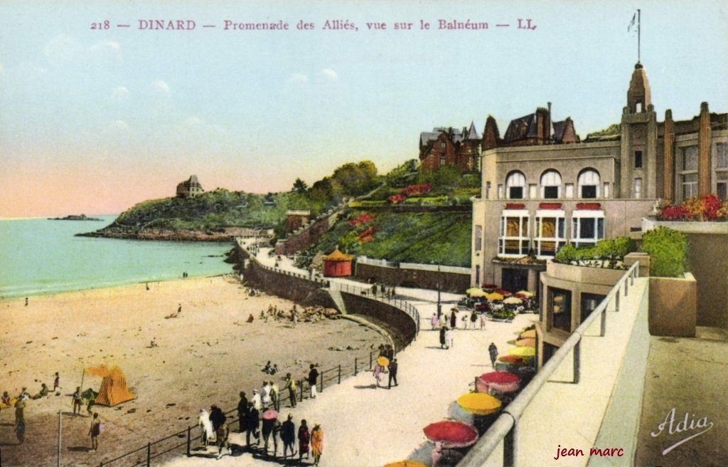 Dinard - Promenade des Alliés, vue sur le Balnéum.jpg