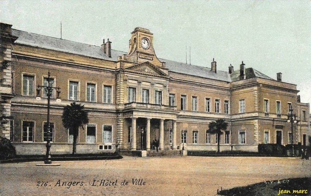 Angers - L'Hôtel de Ville.jpg