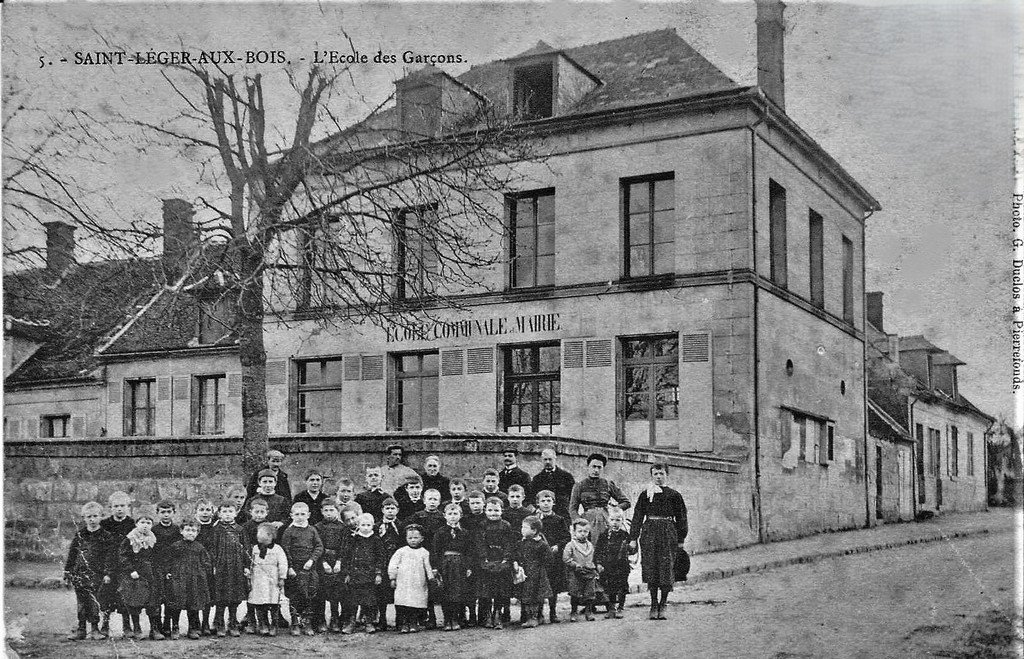 Ecole Saint-Léger aux Bois 60.jpg