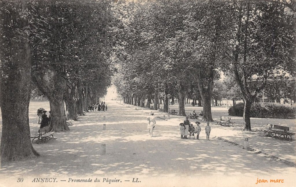 Annecy - Promenade du Pâquier.jpg