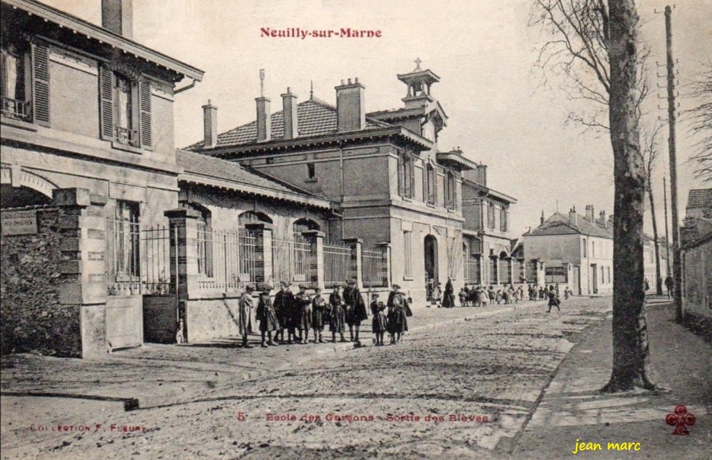 Neuilly-sur-Marne - 5 - École des Garçons - Sortie des Élèves.jpg