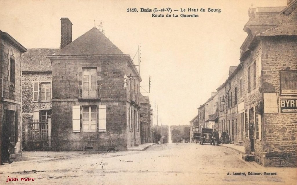 Bais - Le Haut du Bourg - Route de la Guerche.jpg
