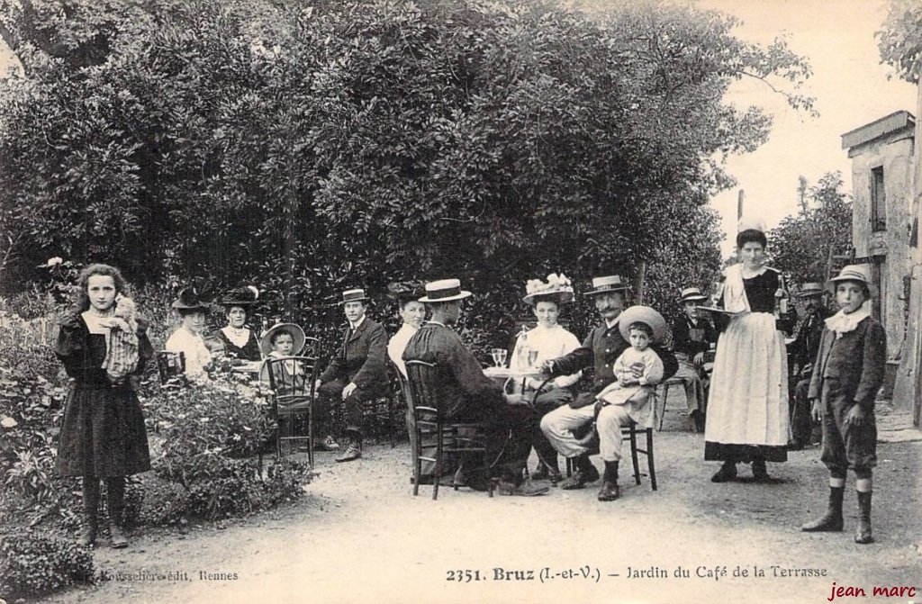 Bruz - Jardin du Café de la Terrasse.jpg