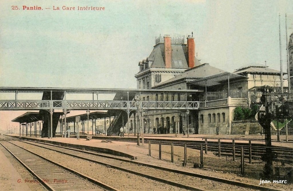 Pantin - La Gare intérieure.jpg