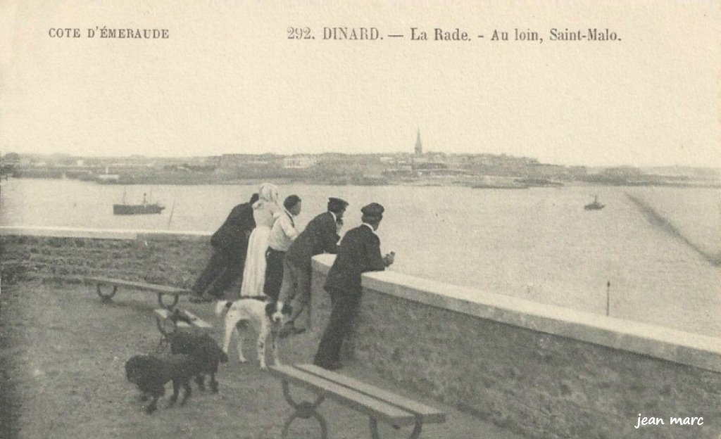 Dinard - La Rade - Au loin Saint-Malo (cliché inversé).jpg