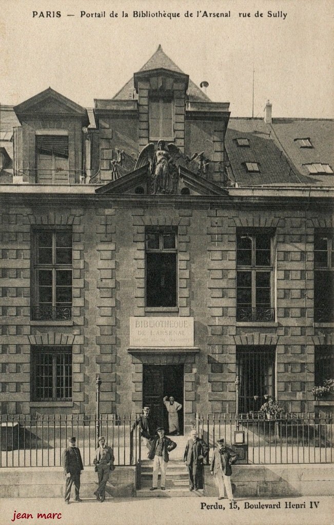 Paris IVe - Portail de la Bibliothèque de l'Arsenal, rue de Sully.jpg