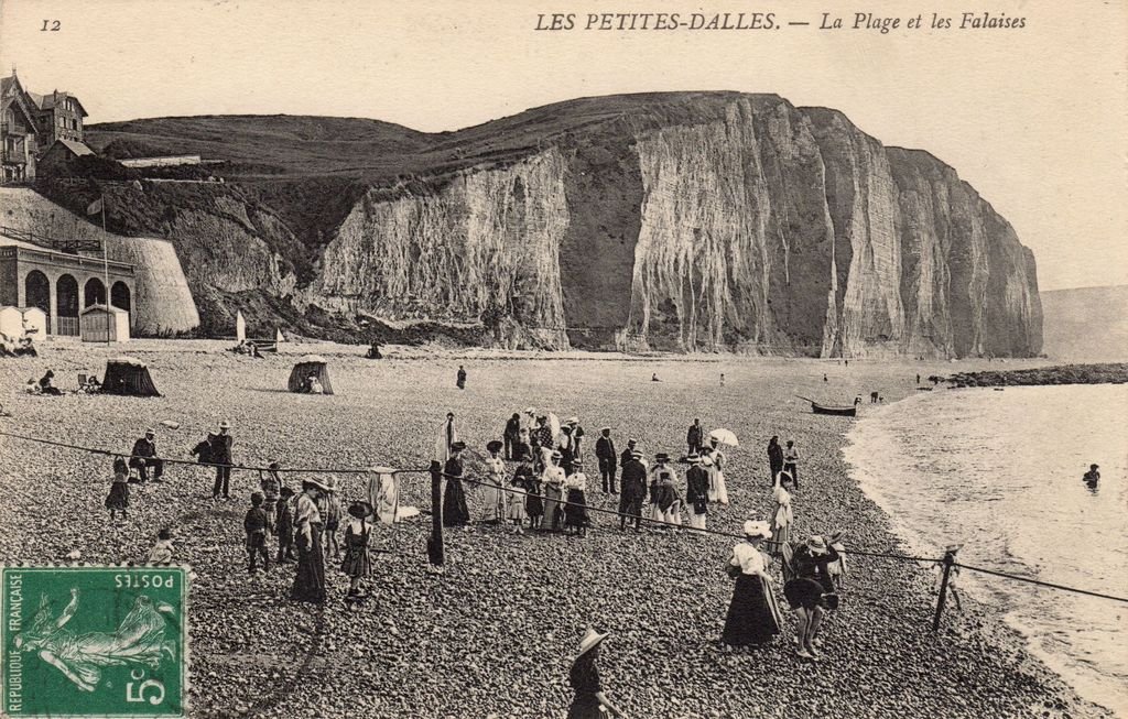 76 - LES PETITES-DALLES - 12 - La Plage et les Falaises - ND Phot - 21-09-25.jpg