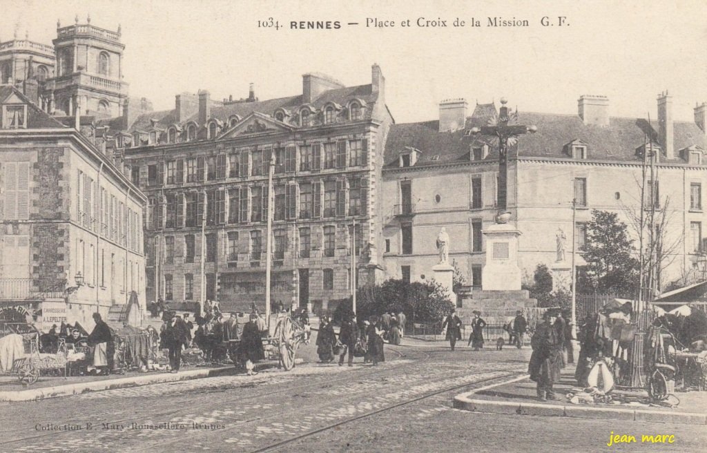 Rennes – Place et Croix de la Mission.jpg