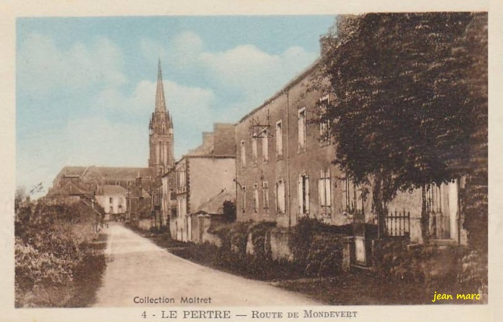 Le Pertre - Route de Mondevert.jpg