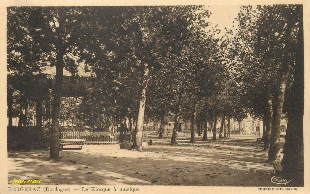 Bergerac - Le Kiosque à musique.jpg