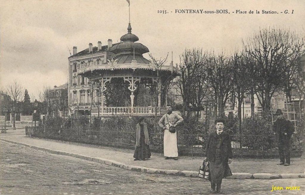 Fontenay-sous-Bois - Place de la Station.jpg