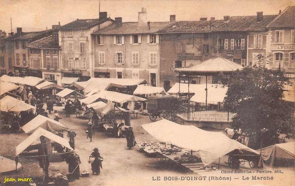 Le Bois d'Oingt - Le Marché.jpg