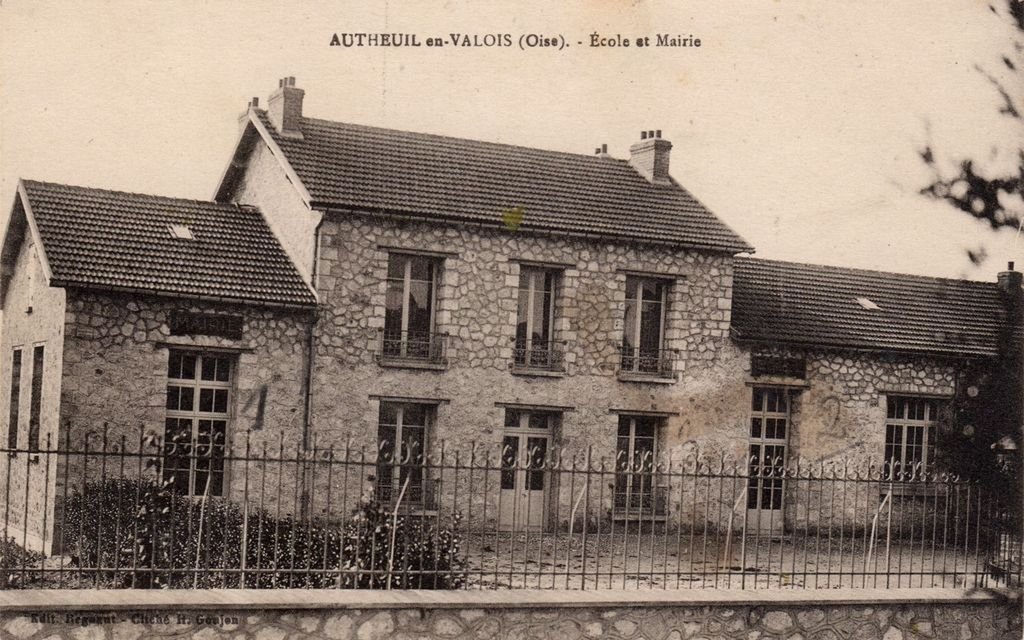 60 - AUTHEUIL-EN-VALOIS - Ecole et Mairie - Edit. Regnaut - 29-09-25.jpg