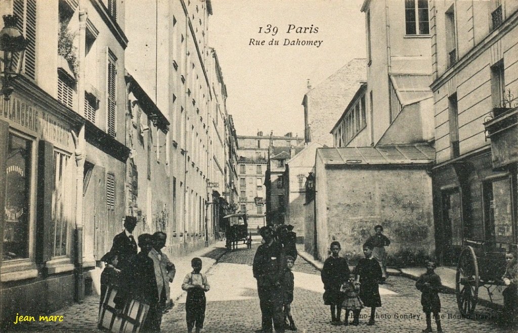 Paris XIe - Rue du Dahomey.jpg