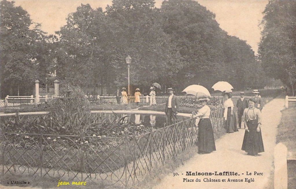 Maisons-Laffitte - Le Parc - Place du Château et Avenue Eglé.jpg