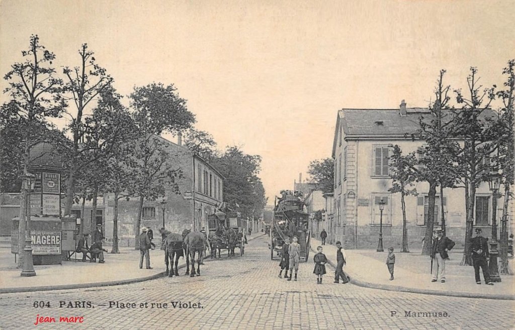 Paris XVe - Place et rue Violet.jpg