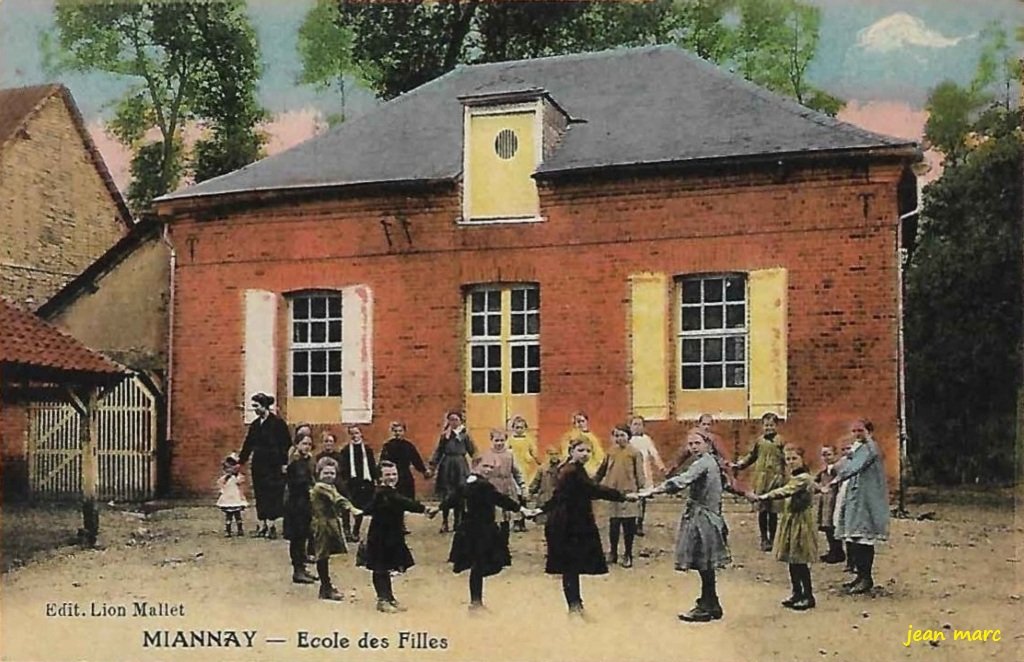 Miannay - École des Filles.jpg