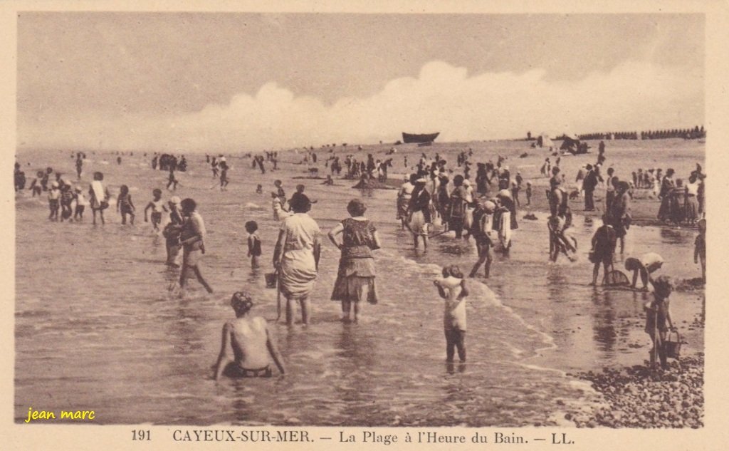 Cayeux-sur-Mer - La Plage à l'Heure du Bain.jpg