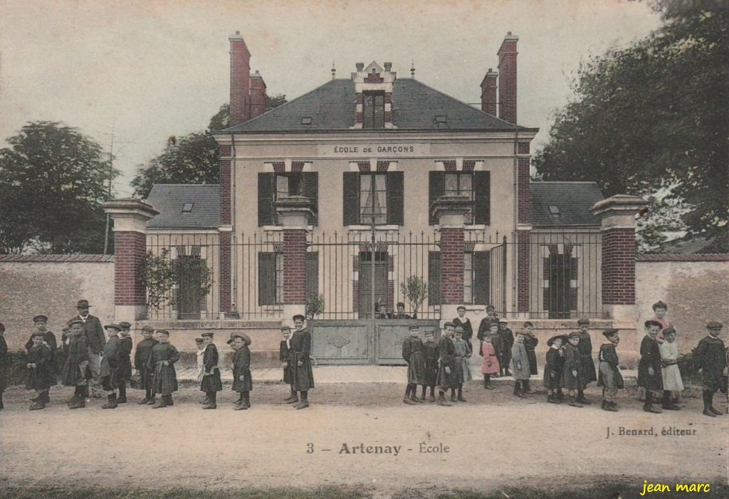 Artenay - École.jpg