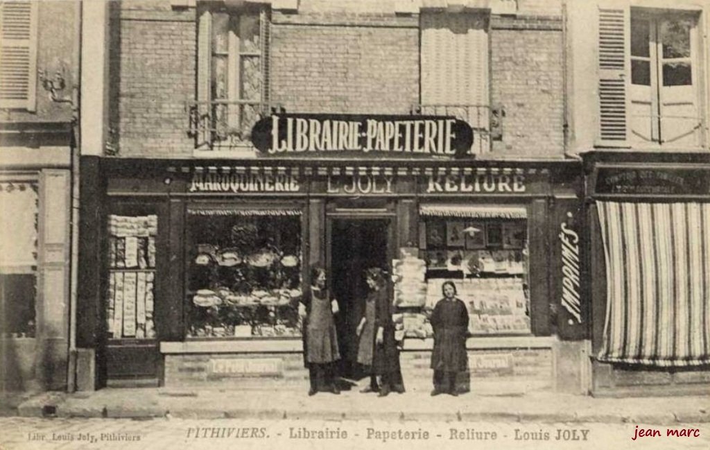Pithiviers - Librairie Louis Joly.jpg