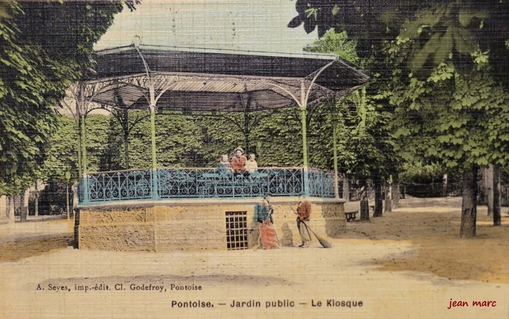Pontoise - Jardin Public - Le Kiosque.jpg