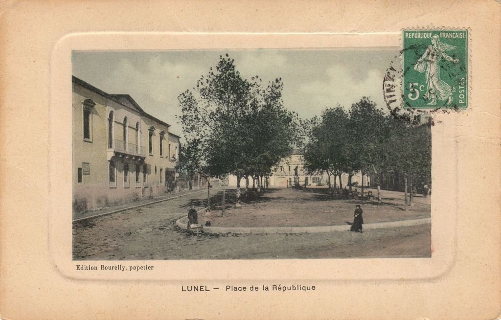 34 - LUNEL - Place de la République - Edition Bourelly - 21-10-25.jpg