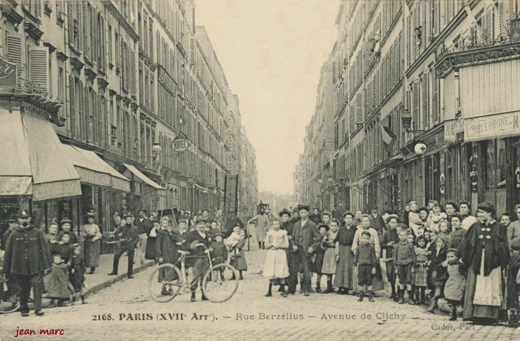 Paris XVIIe - Rue Berzélius - Avenue de Clichy.jpg
