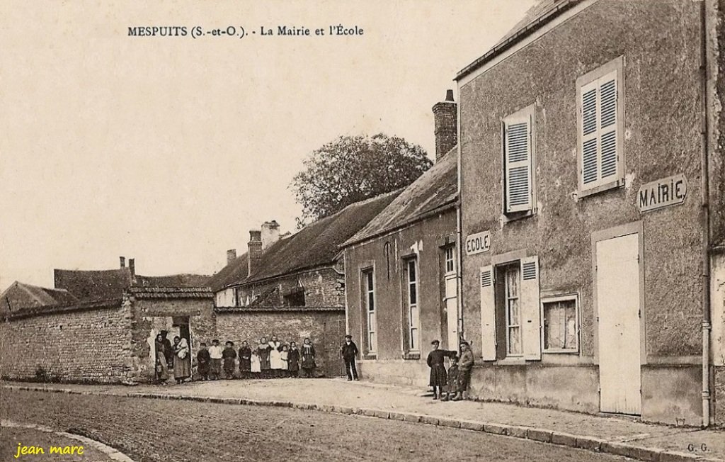 Mespuits - La Mairie et l'École.jpg