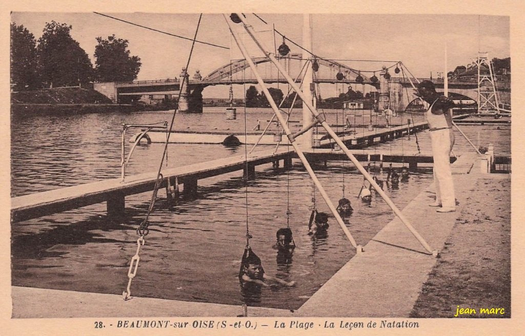 Beaumont-sur-Oise - La Plage - La Leçon de Natation.jpg