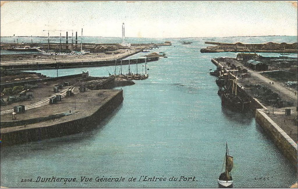 2806 - Vue générale de l'entrée du port.jpg