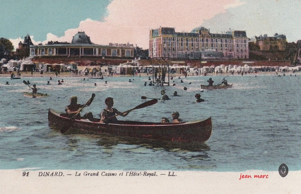 Dinard - Le Grand Casino et l'Hôtel Royal.jpg