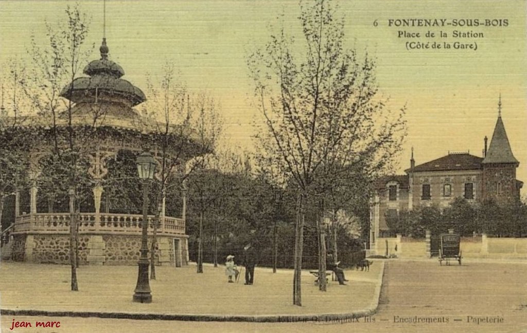 Fontenay-sous-Bois - Place de la Station.jpg