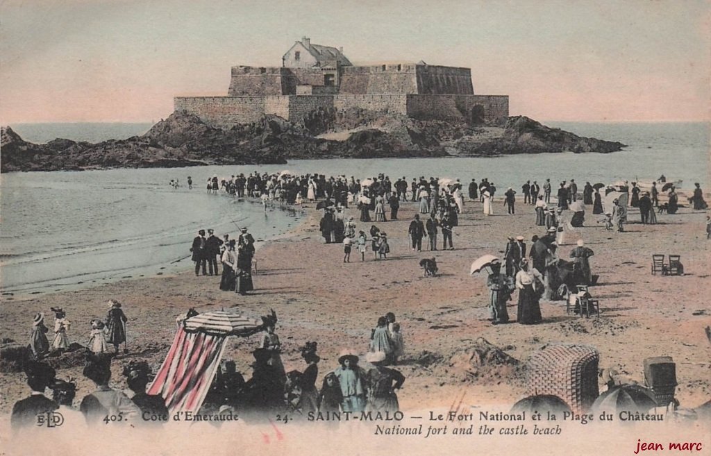 Saint-Malo - Le Fort National et la Plage du Château.jpg