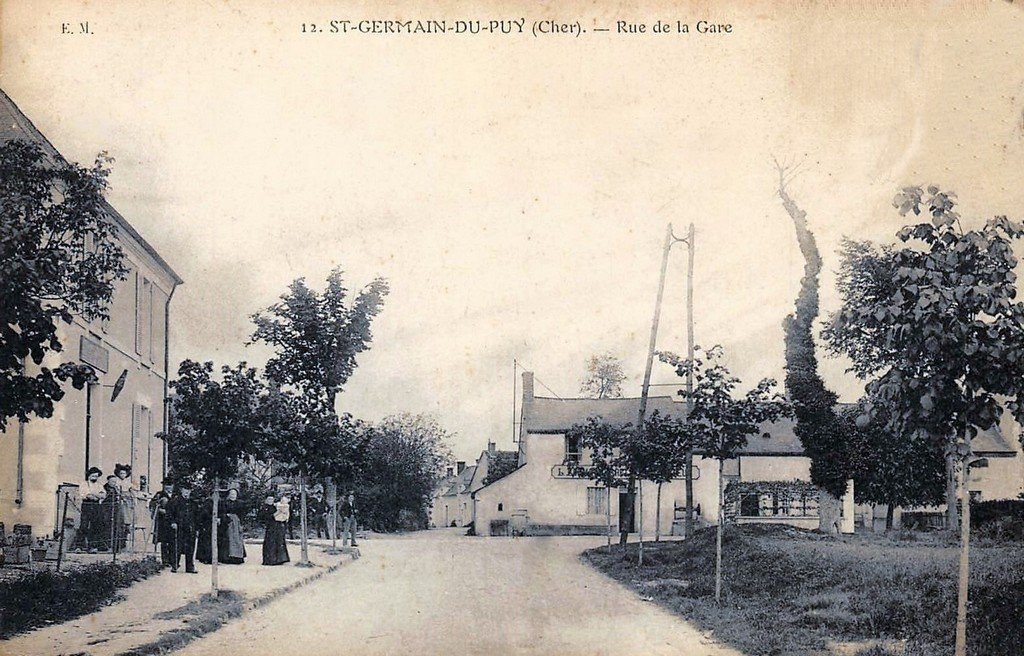 Saint Germain du Puy 18.jpg