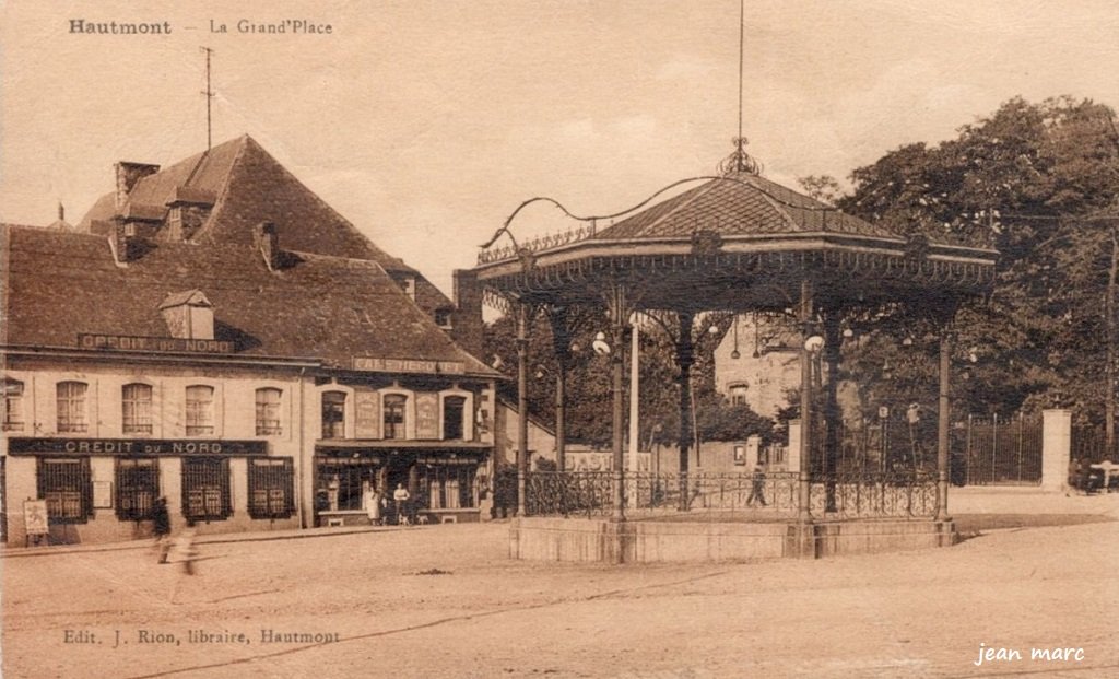 Hautmont - La Grand'Place.jpg