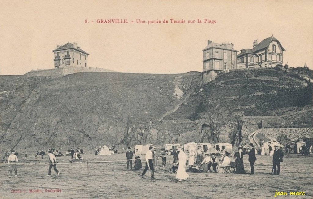 Granville - Une partie de Tennis sur la plage.jpg