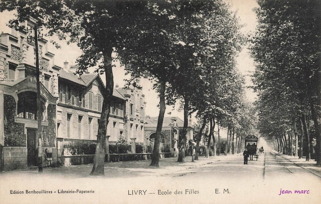 Livry - École des Filles.jpg