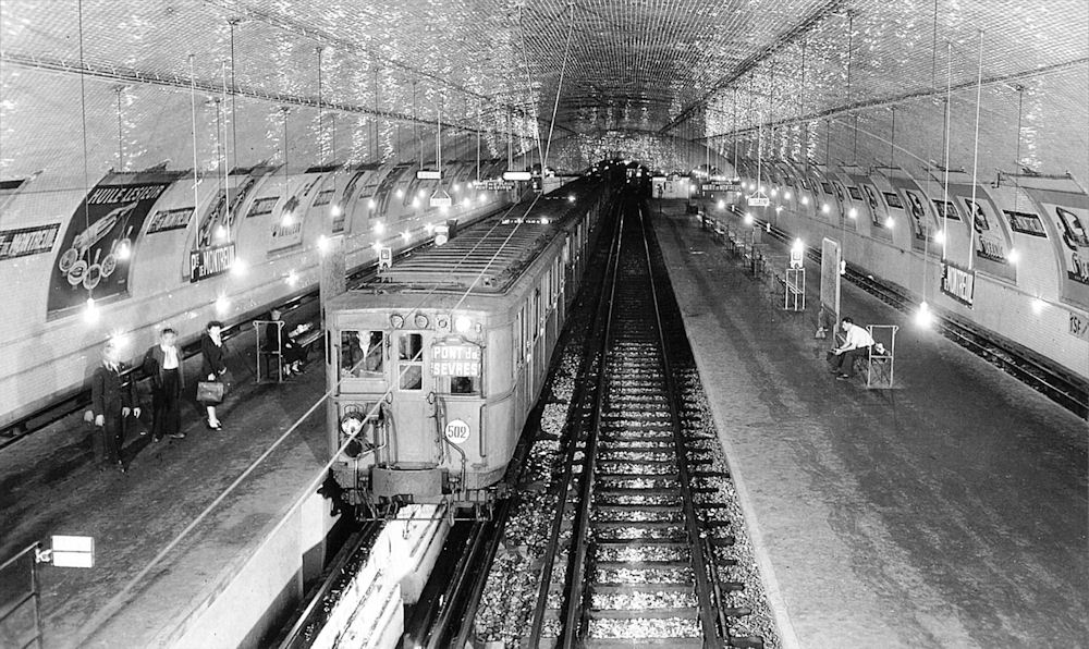 Porte_de_Montreuil 1 (Station).jpg